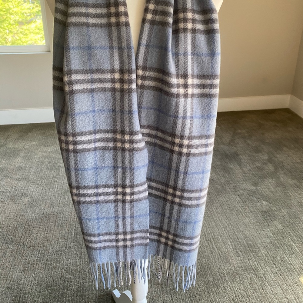 Burberry cashmere scarf